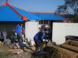 주거환경개선사업(앞 마당 시멘트시공)